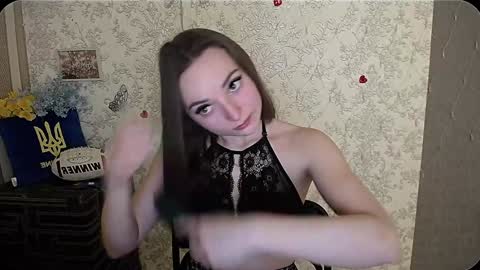 Snapshot of kiss_shy chatting on 12-18-24, 06:32 Valeria online show from 12-18-24, 06:32
