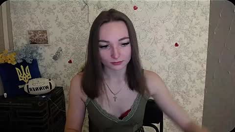 Snapshot of kiss_shy chatting on 12-20-24, 06:40 Valeria online show from 12-20-24, 06:40