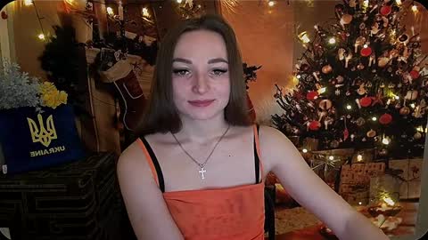 Snapshot of kiss_shy chatting on 12-21-24, 06:52 Valeria online show from 12-21-24, 06:52