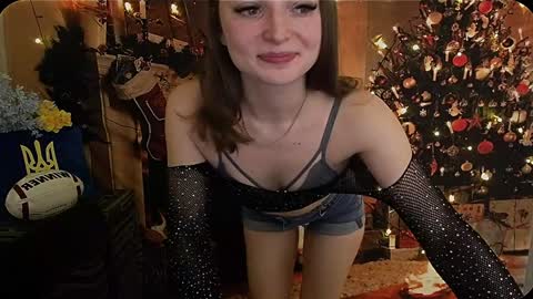 Snapshot of kiss_shy chatting on 12-22-24, 11:33 Valeria online show from 12-22-24, 11:33