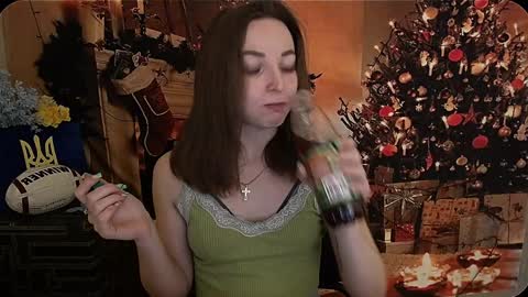 Snapshot of kiss_shy chatting on 12-24-24, 06:22 Valeria online show from 12-24-24, 06:22