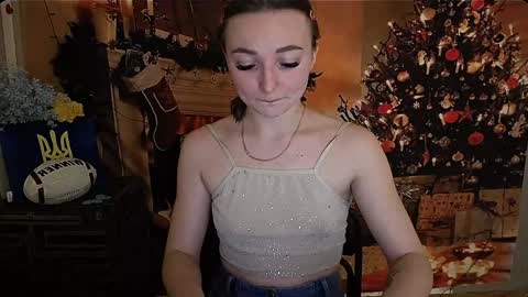 Snapshot of kiss_shy chatting on 12-26-24, 09:11 Valeria online show from 12-26-24, 09:11