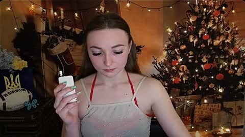 Snapshot of kiss_shy chatting on 12-28-24, 12:35 Valeria online show from 12-28-24, 12:35
