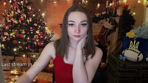 Snapshot of kiss_shy chatting on 12-31-24, 08:04 Valeria online show from 12-31-24, 08:04