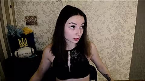 Snapshot of kiss_shy chatting on 01-12-25, 06:17 Valeria online show from 01-12-25, 06:17