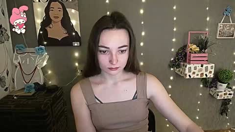 Snapshot of kiss_shy chatting on 02-04-25, 06:46 Valeria online show from 02-04-25, 06:46