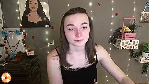 Snapshot of kiss_shy chatting on 02-14-25, 11:31 Valeria online show from 02-14-25, 11:31