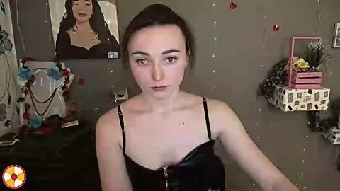 Snapshot of kiss_shy chatting on 02-24-25, 09:21 Valeria online show from 02-24-25, 09:21