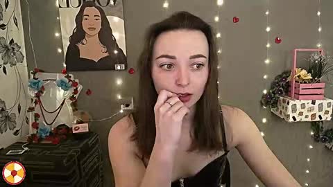Snapshot of kiss_shy chatting on 02-25-25, 06:25 Valeria online show from 02-25-25, 06:25