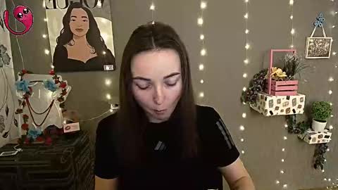 Snapshot of kiss_shy chatting on 03-03-25, 11:33 Valeria online show from 03-03-25, 11:33