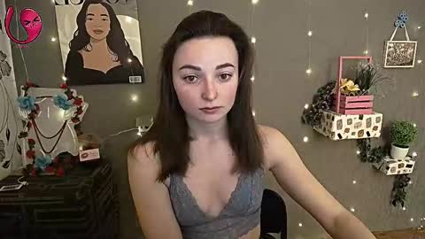 Snapshot of kiss_shy chatting on 03-04-25, 07:19 Valeria online show from 03-04-25, 07:19