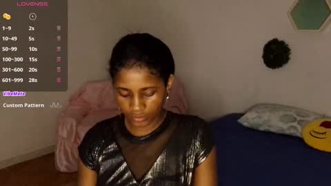 Snapshot of kiss_violet chatting on 12-11-24, 03:35 Violet online show from 12-11-24, 03:35