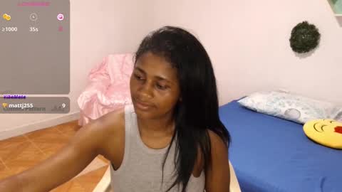 Snapshot of kiss_violet chatting on 12-19-24, 02:56 Violet online show from 12-19-24, 02:56
