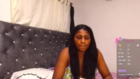 Snapshot of kiss_violet chatting on 10-01-25, 11:33 Violet online show from 10-01-25, 11:33