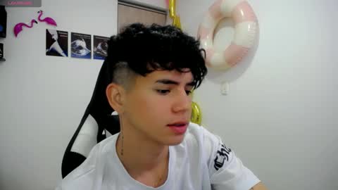 kiss_whitee online show from 09-22-25, 01:29