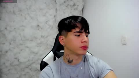 kiss_whitee online show from 11-23-25, 03:28