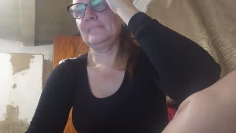 Snapshot of kissandvibe chatting on 10-28-25, 08:44 kissandvibe online show from 10-28-25, 08:44