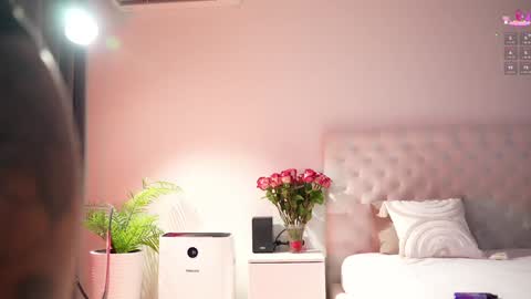 Snapshot of kissing33 chatting on 03-16-26, 02:32 kissing33 online show from 03-16-26, 02:32