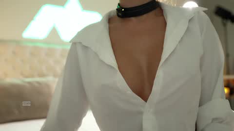 kissing33 online show from 05-13-26, 08:49