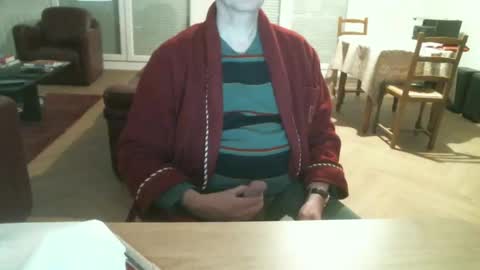 Snapshot of kisslog1 chatting on 12-15-24, 03:53 kisslog1 online show from 12-15-24, 03:53