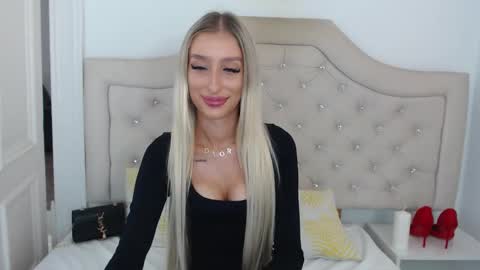 Snapshot of kissnatalie chatting on 09-25-25, 07:56 Natalie online show from 09-25-25, 07:56