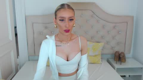 Natalie online show from 04-23-26, 08:24