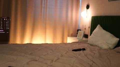 Snapshot of kissofflame chatting on 09-20-25, 07:53 Jane online show from 09-20-25, 07:53