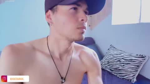 Snapshot of kisstarxxx chatting on 10-16-25, 09:16 Helena and Brad online show from 10-16-25, 09:16