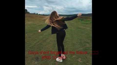 Im Amaia   Everyone Merry Christmas  online show from 06-18-26, 07:52