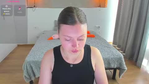 Snapshot of kitkatvel chatting on 06-15-26, 05:53 kitkatvel online show from 06-15-26, 05:53