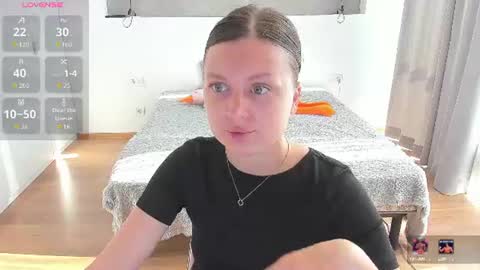 Snapshot of kitkatvel chatting on 06-26-26, 05:34 kitkatvel online show from 06-26-26, 05:34