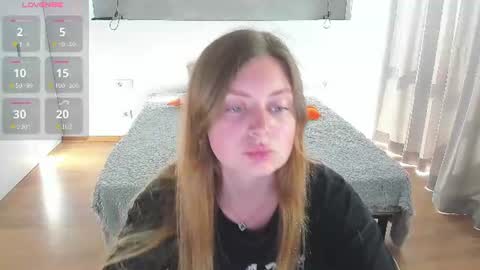 Snapshot of kitkatvel chatting on 06-28-26, 05:35 kitkatvel online show from 06-28-26, 05:35