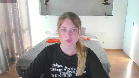 Snapshot of kitkatvel chatting on 07-01-26, 05:09 kitkatvel online show from 07-01-26, 05:09