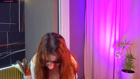 Snapshot of kitsun_ne chatting on 10-23-25, 09:13 The sexy fox Kitsune online show from 10-23-25, 09:13