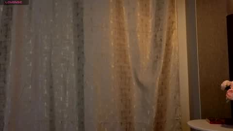 Snapshot of kitsun_ne chatting on 11-19-25, 08:09 The sexy fox Kitsune online show from 11-19-25, 08:09