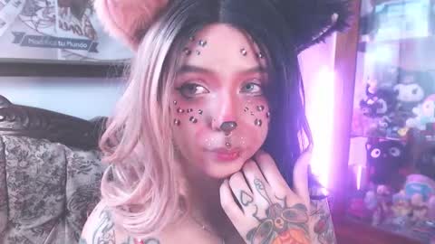 Snapshot of kitsunearineko chatting on 10-19-25, 08:31 Ari Keimiwrights  online show from 10-19-25, 08:31