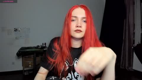 Snapshot of kitsunemoon chatting on 01-09-25, 10:20 Kitsune online show from 01-09-25, 10:20