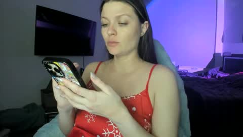 Serina Chan online show from 12-22-24, 09:33