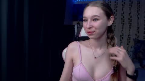 Snapshot of kitsuneyx chatting on 04-08-26, 01:05 kitsuneyX online show from 04-08-26, 01:05