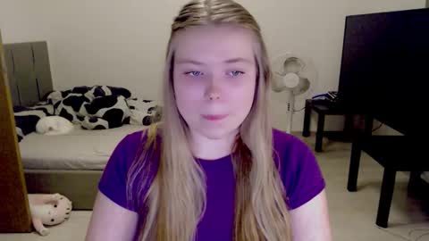 Jennyblonde and Emmabrunette online show from 11-09-25, 02:37