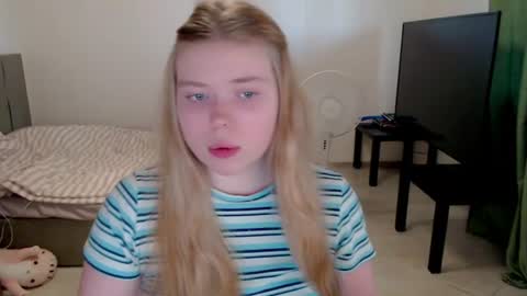 Jennyblonde and Emmabrunette online show from 06-15-26, 05:48