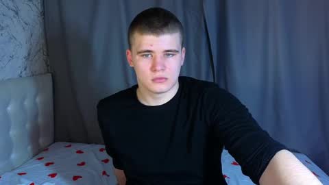 Snapshot of kittenmur chatting on 12-20-24, 07:55 Vlad online show from 12-20-24, 07:55