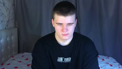 Snapshot of kittenmur chatting on 12-27-24, 02:01 Vlad online show from 12-27-24, 02:01