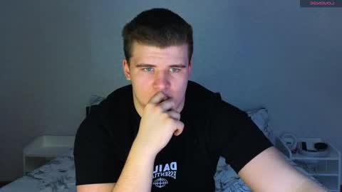 Snapshot of kittenmur chatting on 02-08-25, 03:21 Vlad online show from 02-08-25, 03:21