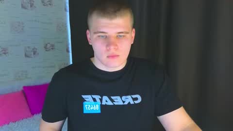 Snapshot of kittenmur chatting on 10-09-25, 10:13 Vlad online show from 10-09-25, 10:13