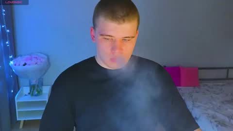 Snapshot of kittenmur chatting on 10-20-25, 12:16 Vlad online show from 10-20-25, 12:16