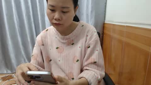 kitti_baby2x online show from 12-22-25, 01:57