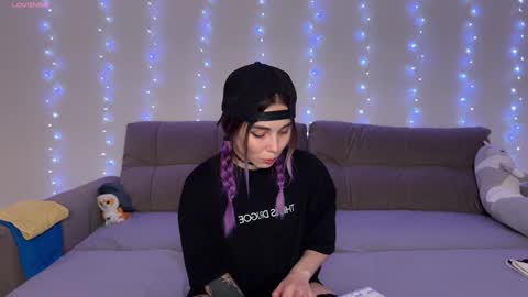 Snapshot of kittie_bear chatting on 01-19-25, 09:34 Veronica online show from 01-19-25, 09:34