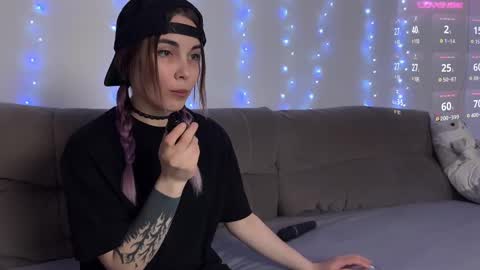 Snapshot of kittie_bear chatting on 02-18-25, 08:03 Veronica online show from 02-18-25, 08:03