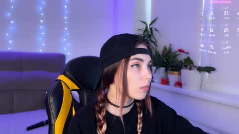 Snapshot of kittie_bear chatting on 09-13-25, 11:54 Veronica online show from 09-13-25, 11:54